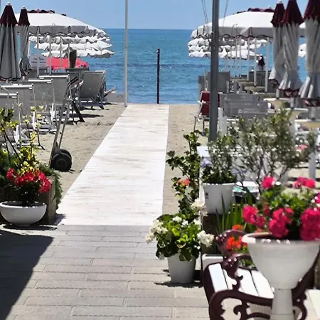 Cuore Spagnolo 350m Del Mar * Marina di Massa